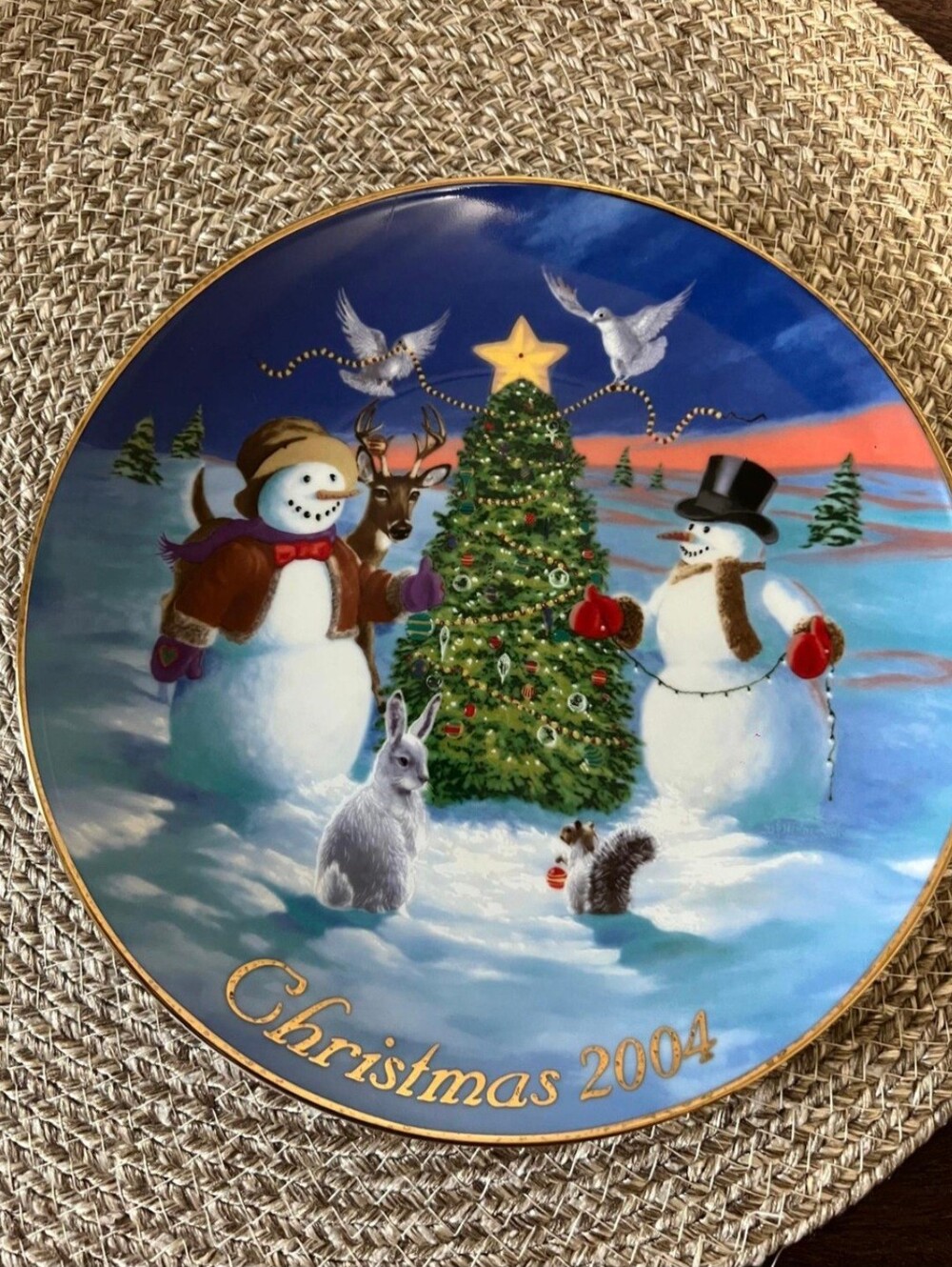 Trimming The Tree With Friends ~ Dave Henderson ~ 2004 ~ Avon Christmas Plate